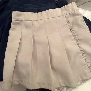 Girls School Uniform Skorts, 1 Tan, 3 Navy be Size 7/8.